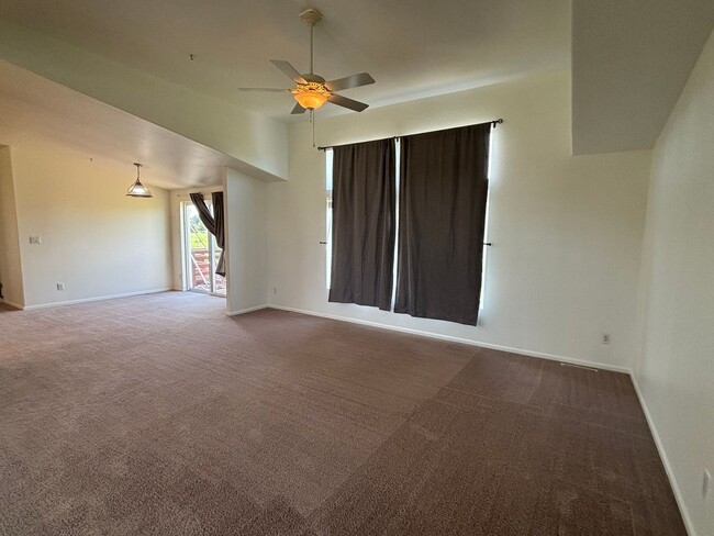 Building Photo - Charming Horse Property - 2 Bed/ 2 Bath with office- Home with Scenic Views and Pasture