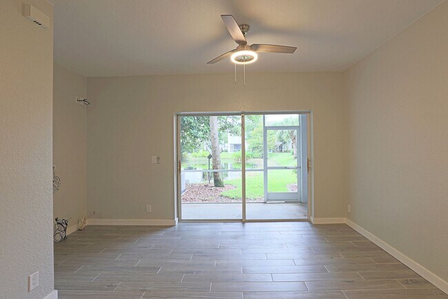 Building Photo - Cypress Landing 10067