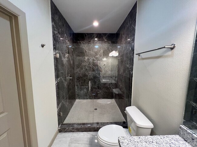 Building Photo - THE DORADO CONDOMINIUMS
