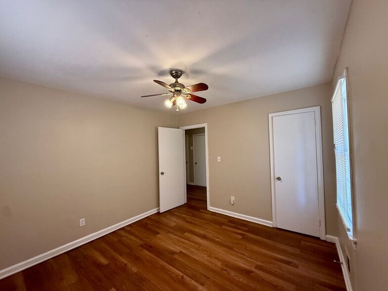 Building Photo - 2913 Horse Shoe Dr