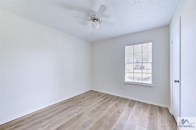 Building Photo - 946 Three Forks Dr