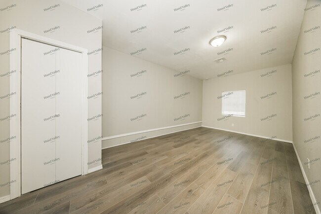 Building Photo - 3316 SW 51st St