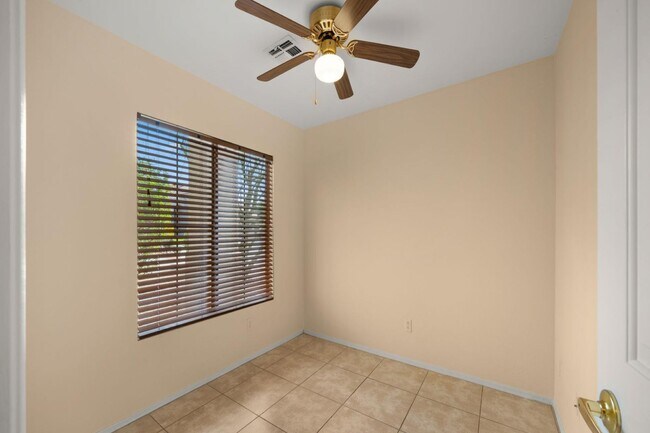 Building Photo - 7798 E Buteo Dr
