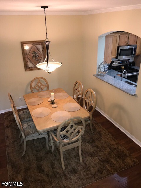 Building Photo - 9600 Roundstone Cir