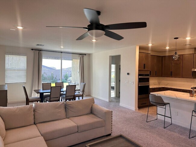 Building Photo - 10114 Blue Cereus St