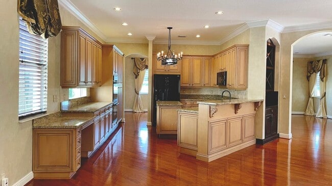 Building Photo - 9843 Vía Amati