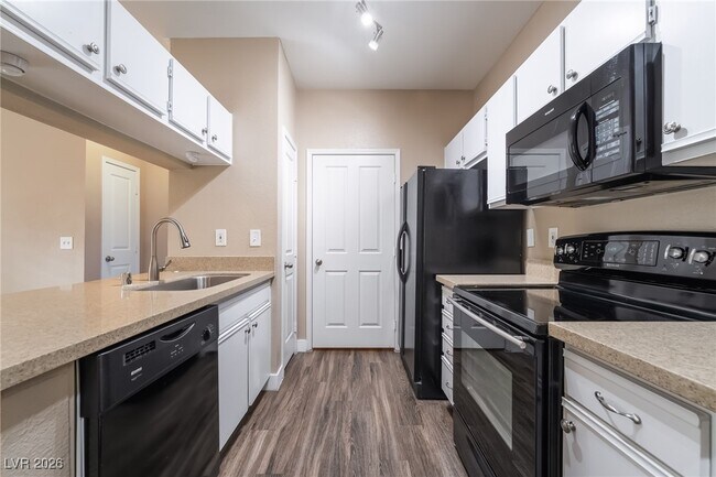 Building Photo - 2900 Sunridge Heights Pkwy