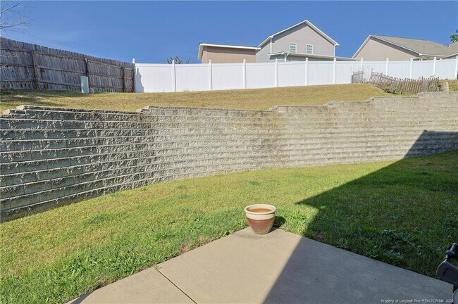 Building Photo - 1641 Mount Rainer Dr