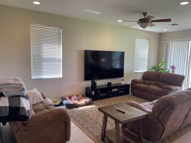 Building Photo - 9828 Stover Way