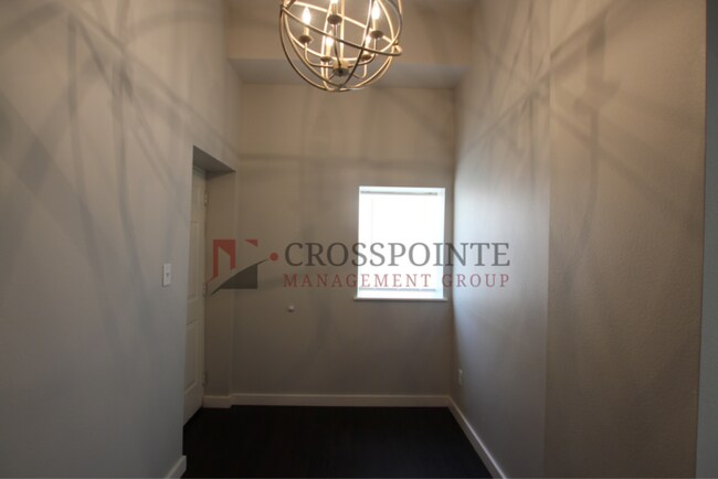 Building Photo - Available Now! 2 bedroom in Historic Charn...