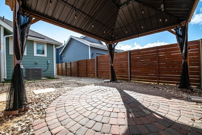 Building Photo - 8816 Blaze Dr