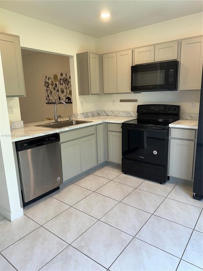 Building Photo - 540 NE 5th Ln