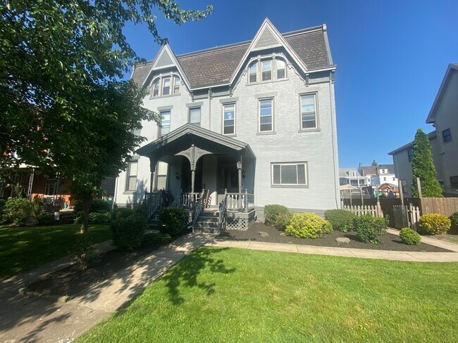 Primary Photo - 432 S Pacific Ave