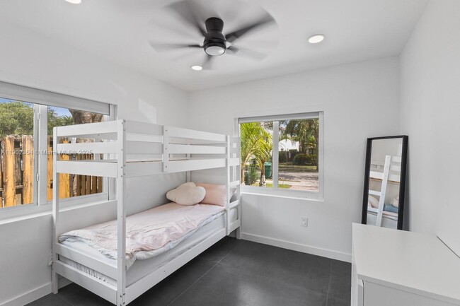 Building Photo - 6358 NW 113th Pl