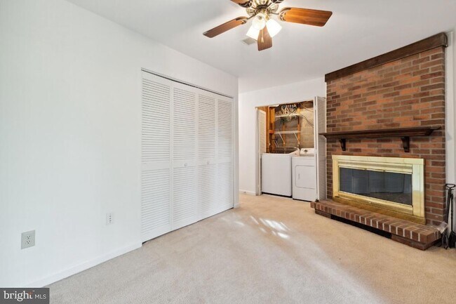 Building Photo - 18221 Fox Chase Cir