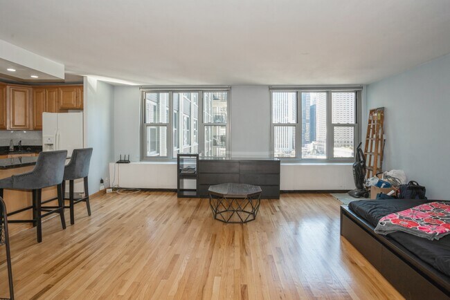 Building Photo - 400 E Randolph St