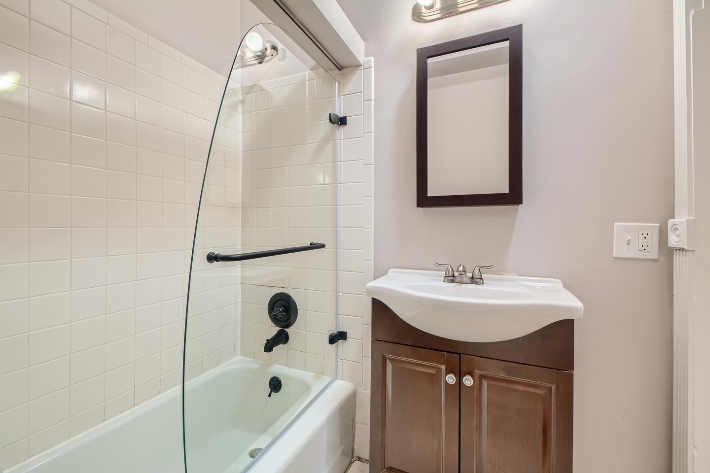 Building Photo - Charming Five Points home only blocks from downtown
