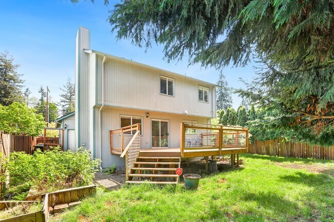 Building Photo - Beautiful Renovated Four Bedroom House for...