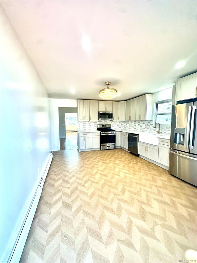 Building Photo - 495 Kimball Ave