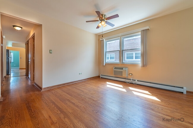 Building Photo - 8465 W Berwyn Ave