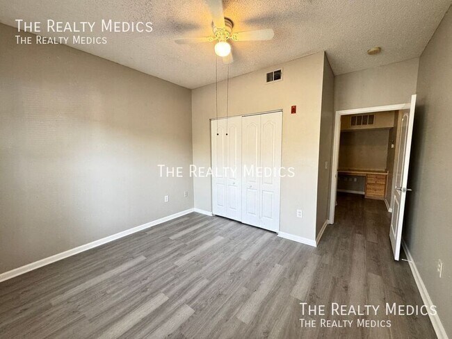 Building Photo - 12012 Villanova Dr