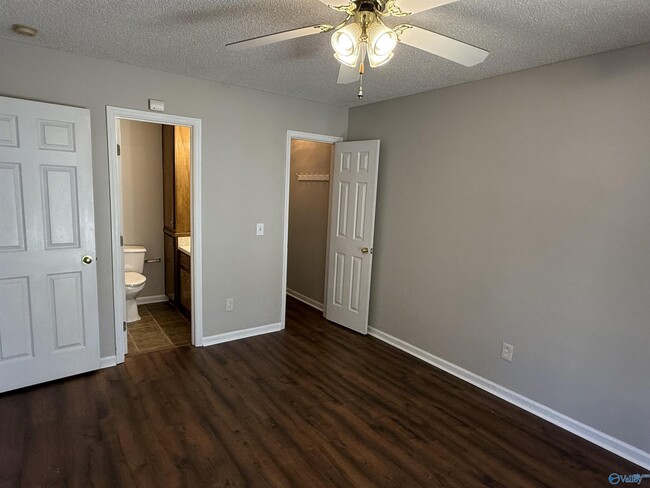 Building Photo - 213 Shadowbrook Ln NE