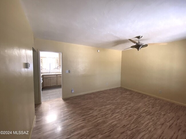 Building Photo - 1529 N Dodge Blvd