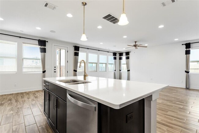 Building Photo - 9109 Moonstone Dr