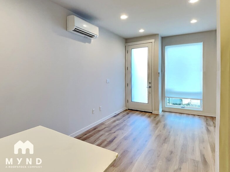 Building Photo - 7023 42nd Ave S