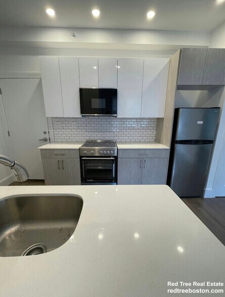 Building Photo - 11 Queensberry St