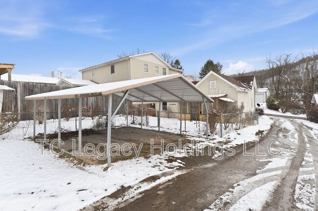 Building Photo - 218 George St