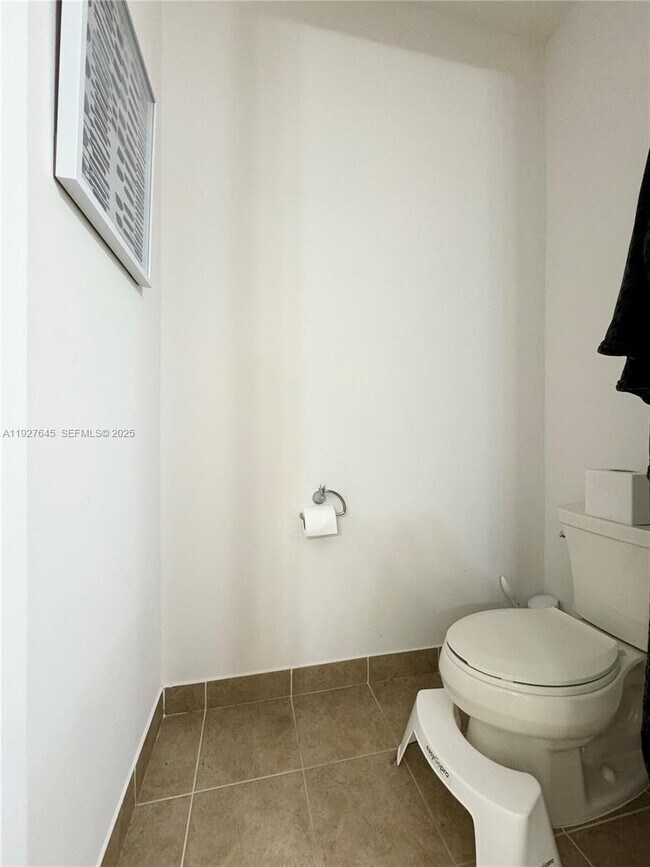 Building Photo - 13017 Riverwalk Cir S