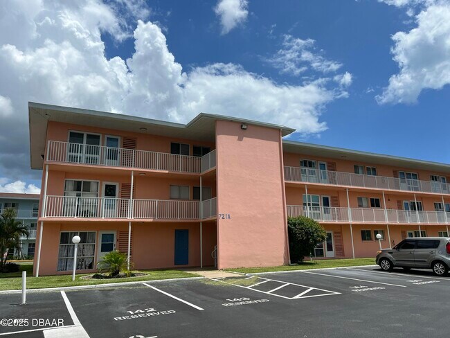 Primary Photo - 721 S Beach St