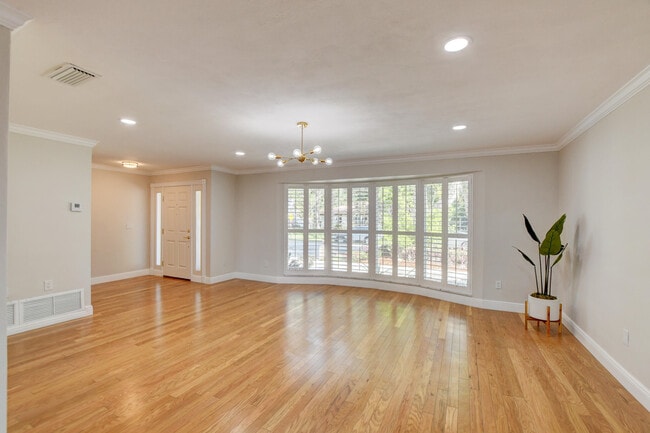 Building Photo - 1010 SW 1st St