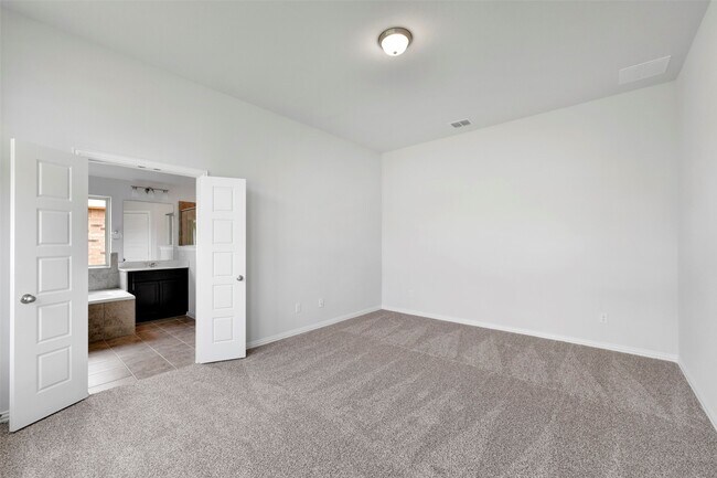 Building Photo - 2207 Villa Flora Ln