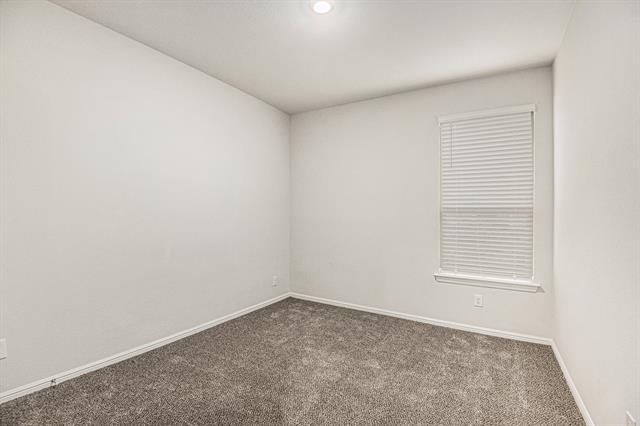 Building Photo - 724 Beebrush Dr