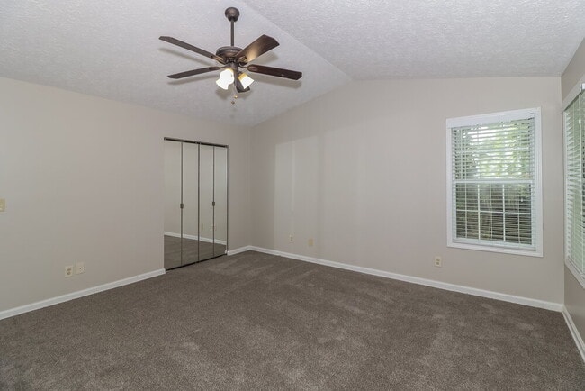 Building Photo - 5009 River Rock Way