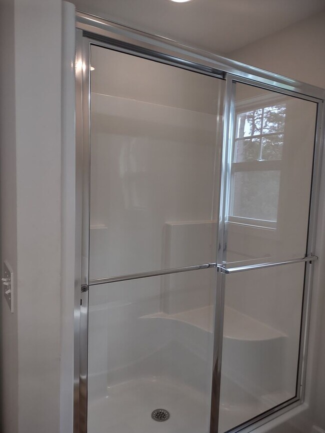 Building Photo - Wonderful Two Story Four Bedroom Three Full Bathrooms Home in Elgin SC