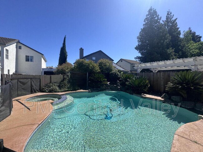 Building Photo - 2044 London Ave