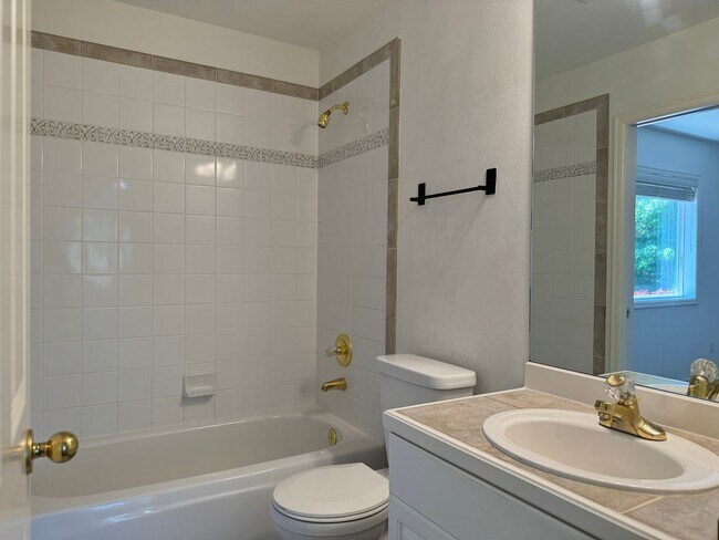 Building Photo - 27171 SE 25th Pl