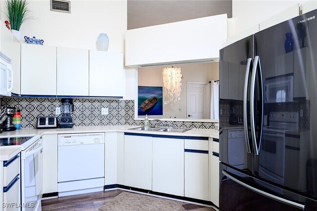 Building Photo - 586 Beachwalk Cir