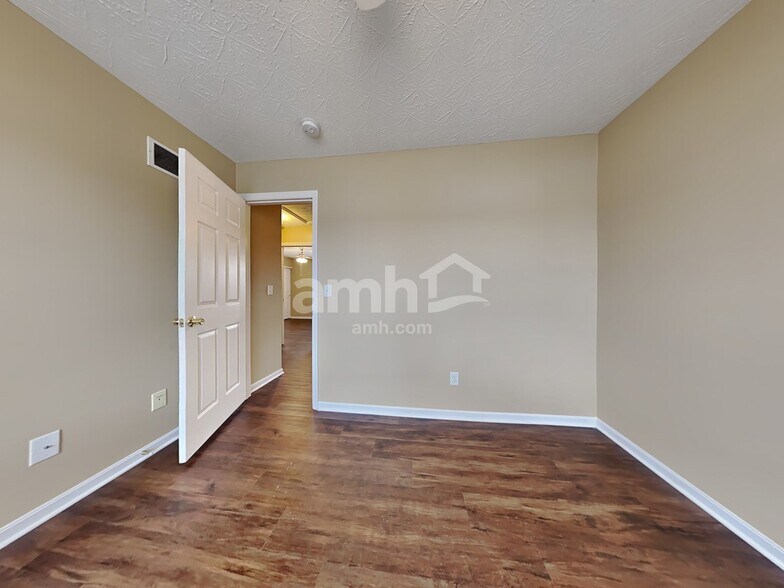 Building Photo - 8888 Woolstone Ct