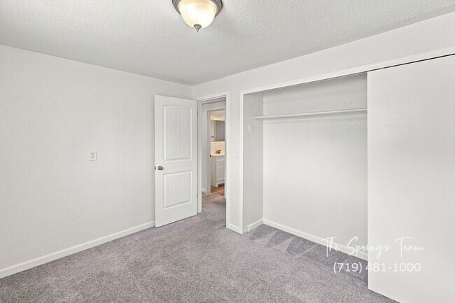 Building Photo - 1495 Prado Dr