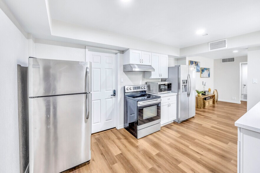 Primary Photo - 1713 W Hazelwood St