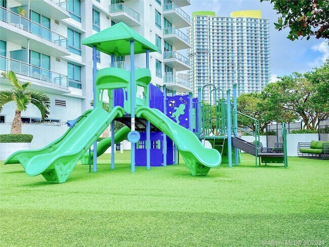 Building Photo - 90 SW 3rd St