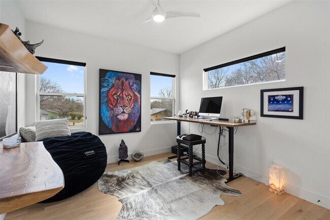 Building Photo - 4800 Vinson Dr