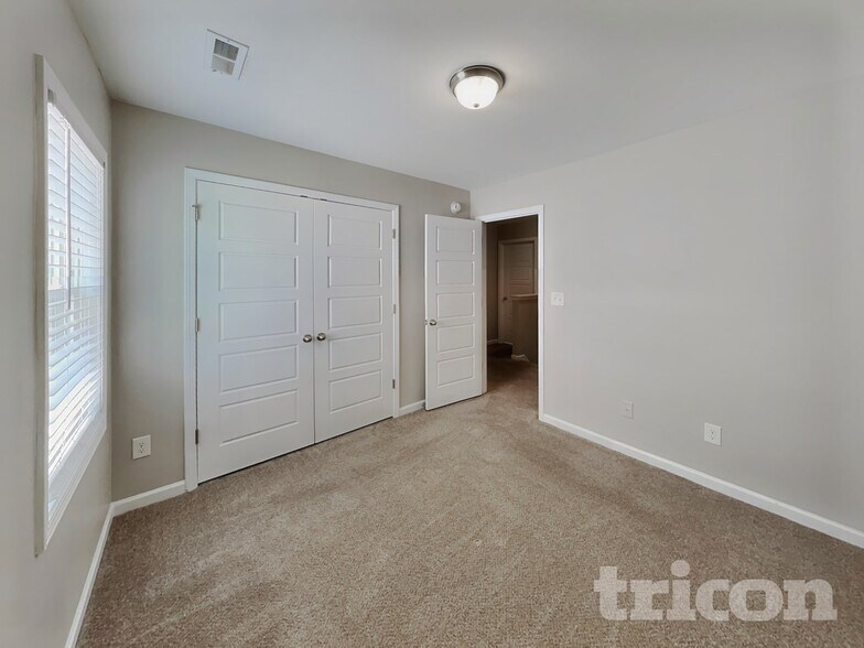 Building Photo - 81 W Lumber Ct