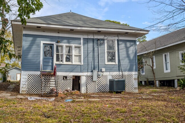 Building Photo - 2416 Highland Ave