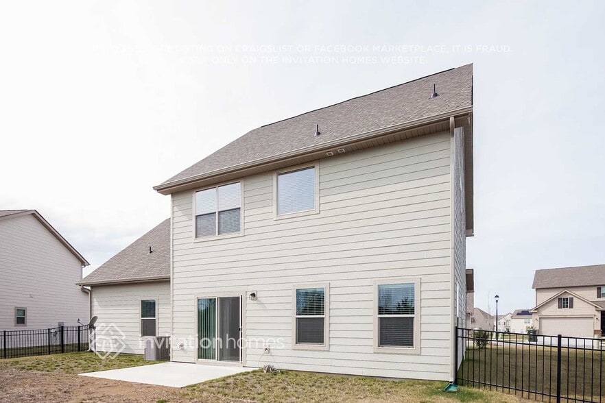 Building Photo - 5360 Roberta Crossing Dr