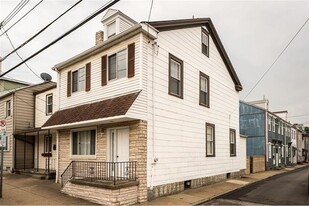 Building Photo - 148 S 20th St